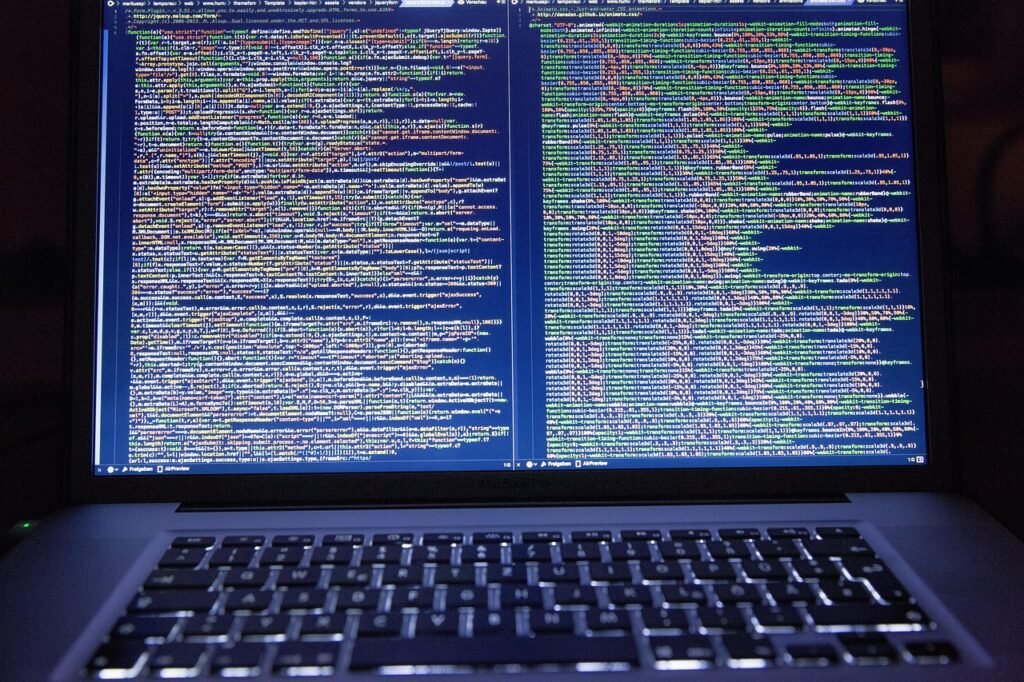 Pessoa usando o Claude Code no terminal do computador para criar e revisar código com ajuda de IA